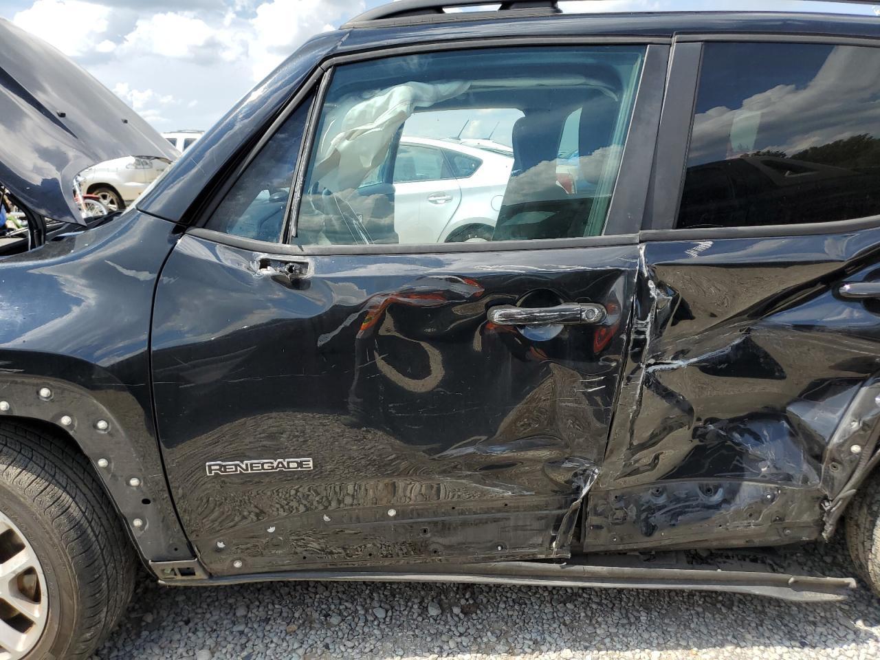 2017 Jeep Renegade Latitude - Image 7