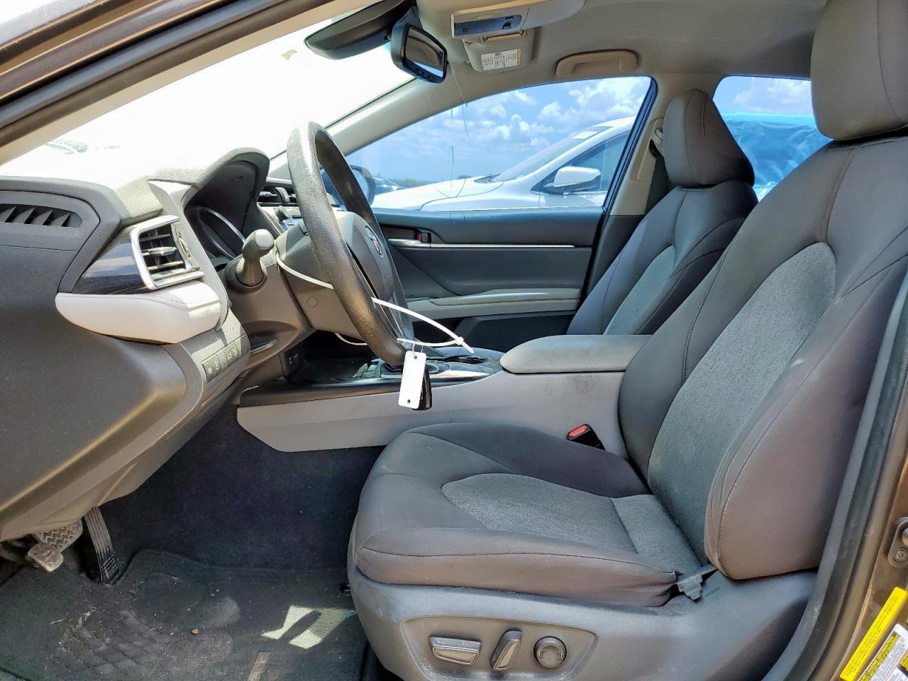 2018 Toyota Camry L - Фото 7