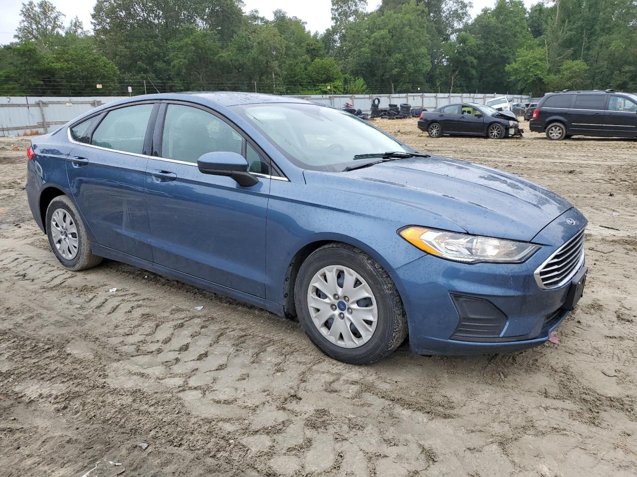 2019 Ford Fusion S - Фото 4