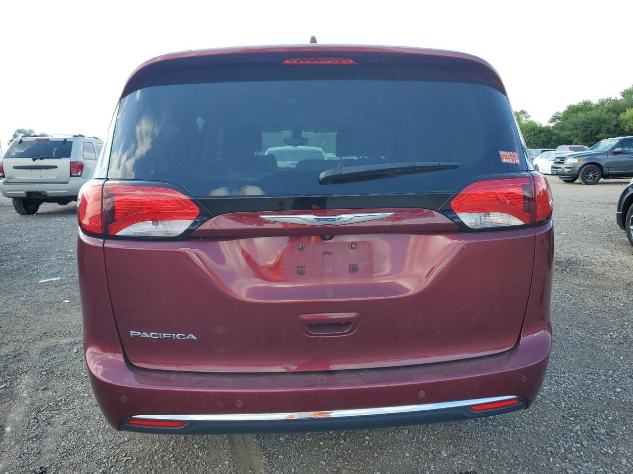 2017 Chrysler Pacifica Touring L - Фото 6