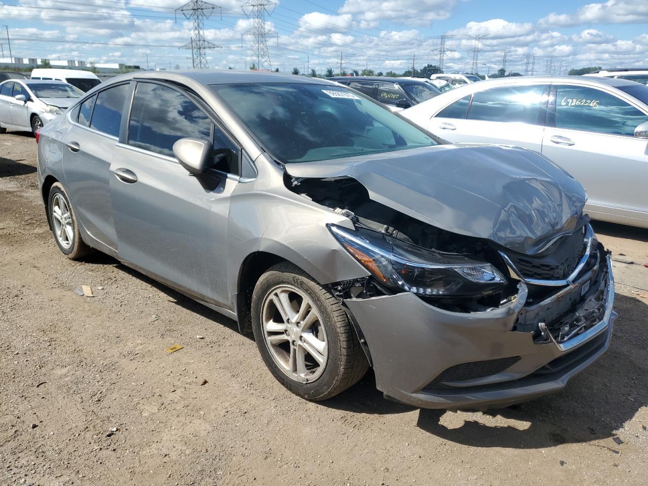2017 Chevrolet Cruze Lt - Image 4