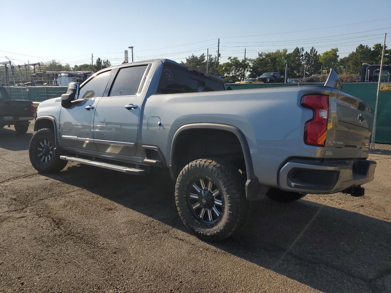 2024 Chevrolet Silverado K2500 High Country - Фото 2