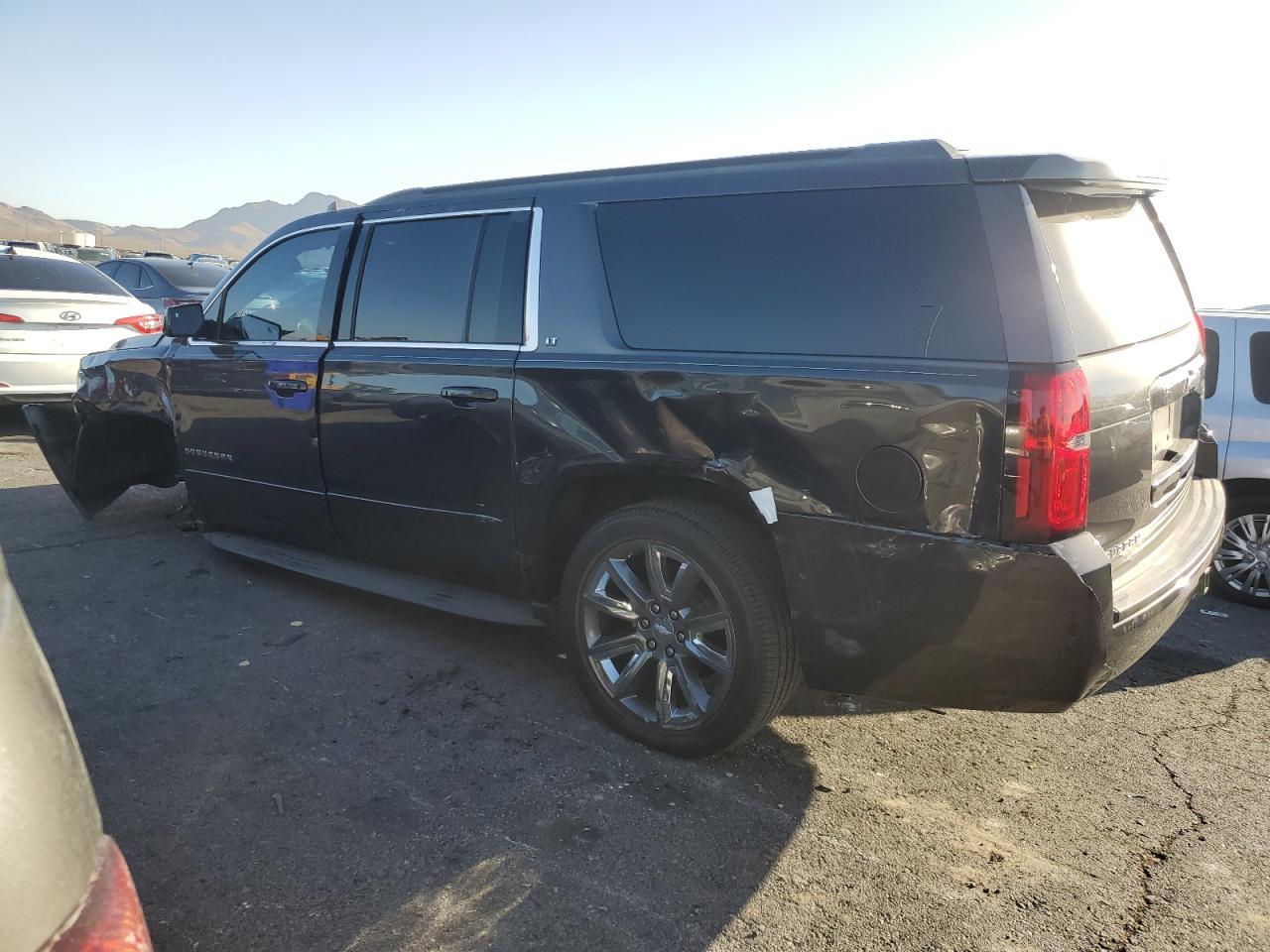 2018 Chevrolet Suburban C1500 Lt - Фото 2