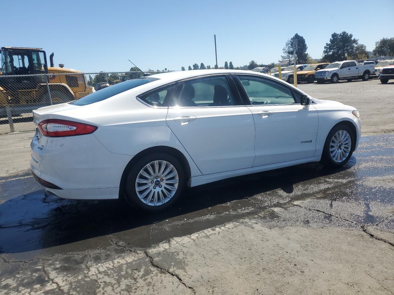 2015 Ford Fusion Se Hybrid - Фото 3