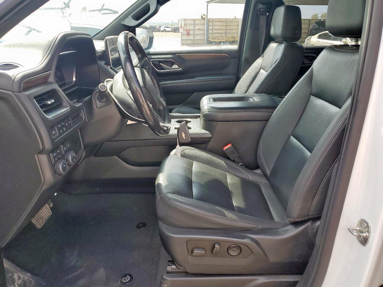 2022 Chevrolet Suburban K1500 Z71 - Image 7