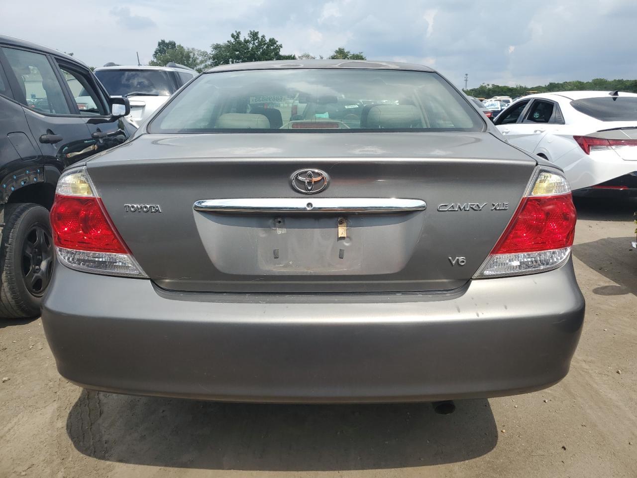 2005 Toyota Camry Le - Фото 6
