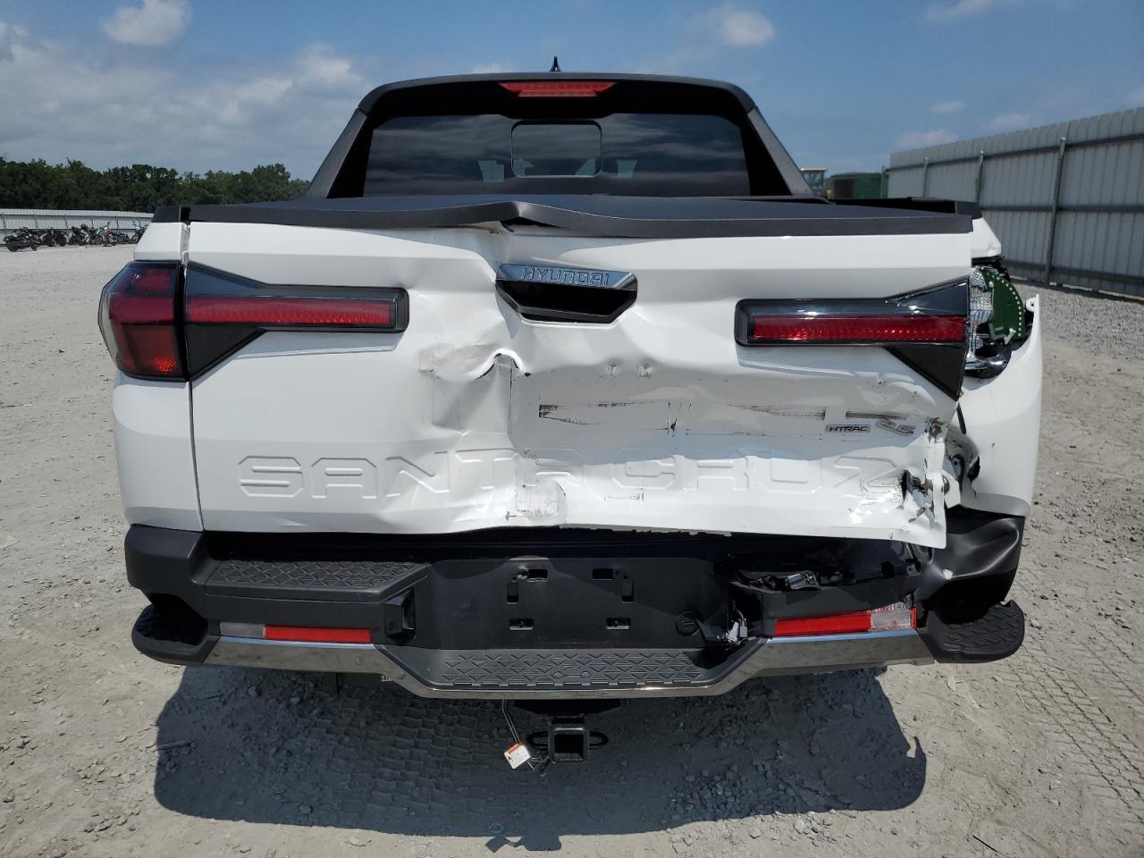 2025 Hyundai Santa Cruz Limited - Image 6