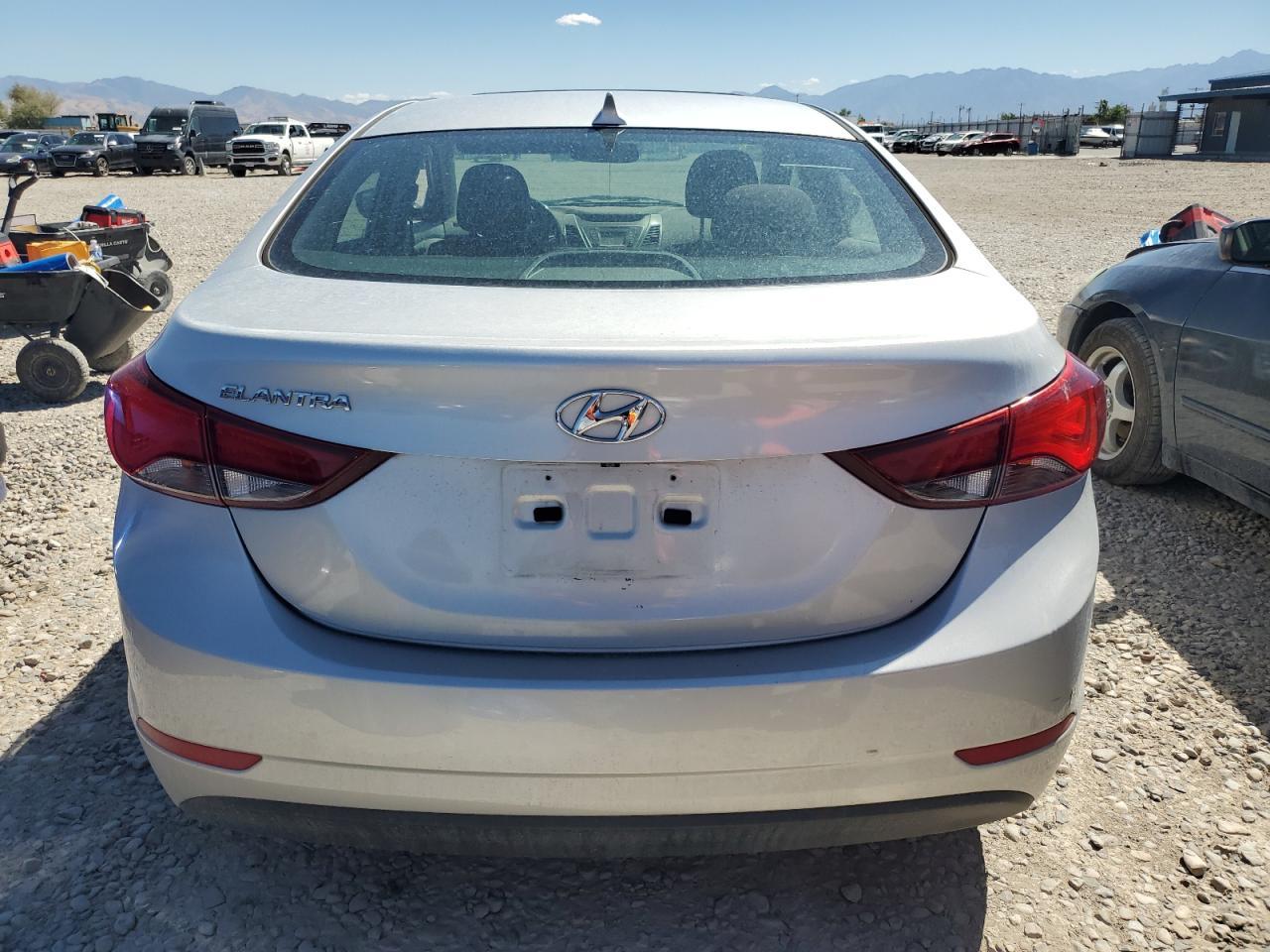 2015 Hyundai Elantra Se - Image 6