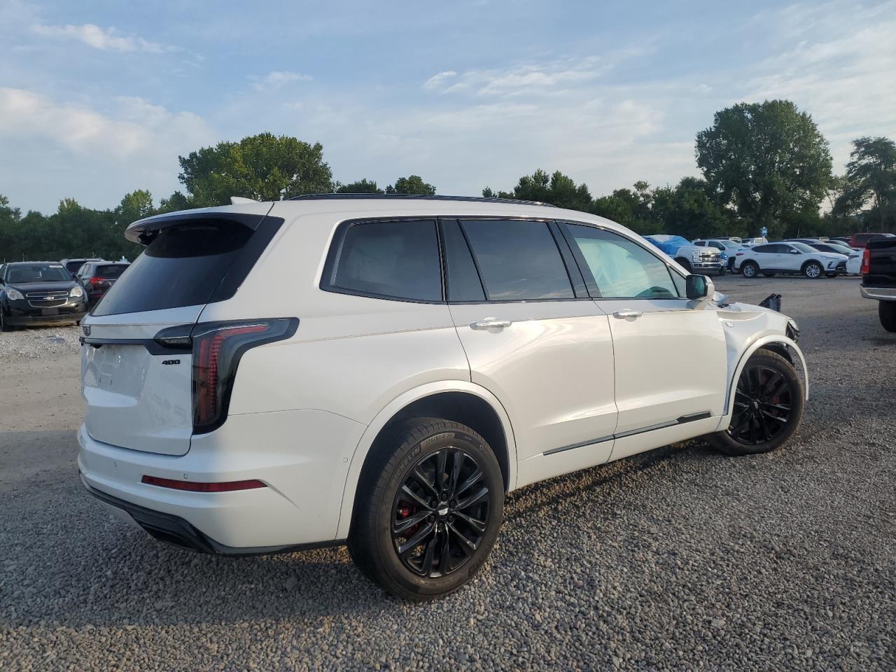 2023 Cadillac Xt6 Sport Platinum - Image 3