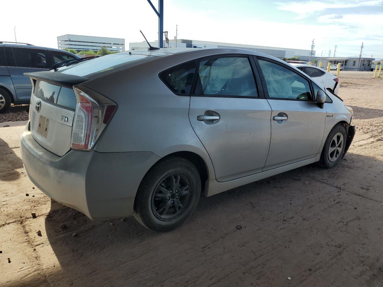 2013 Toyota Prius Three - Фото 3