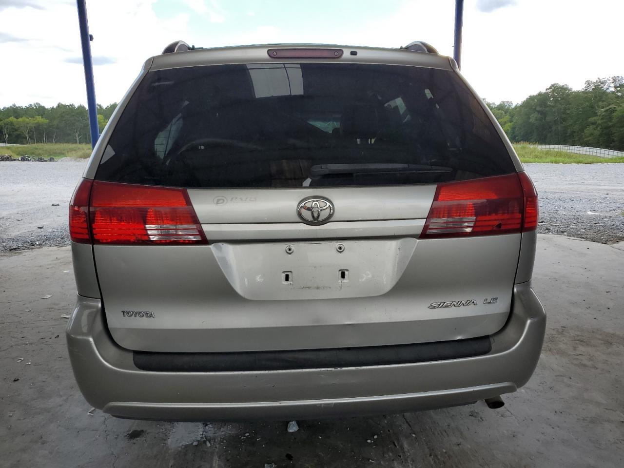 2004 Toyota Sienna Ce - Image 6