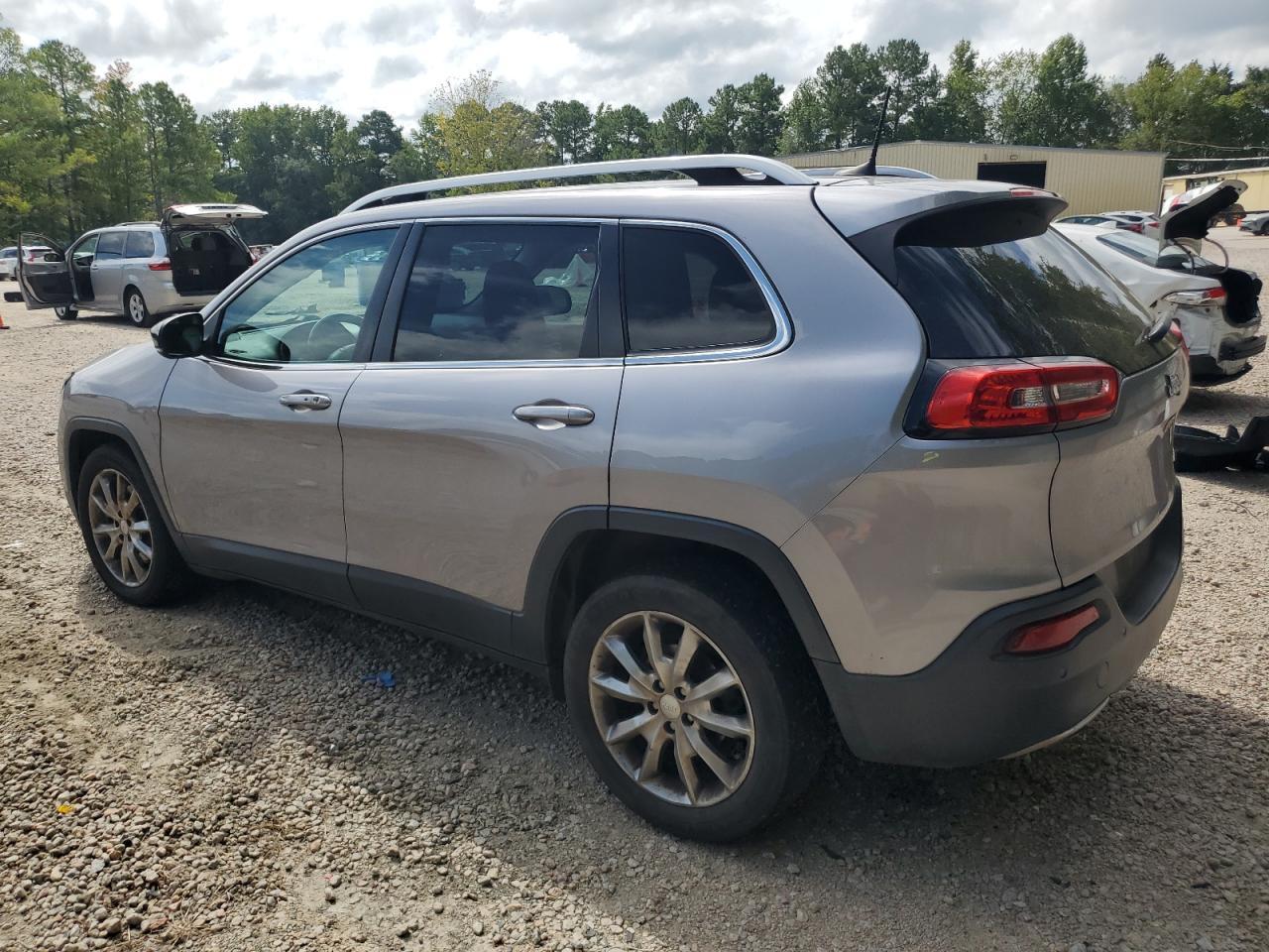 2018 Jeep Cherokee Limited - Image 2
