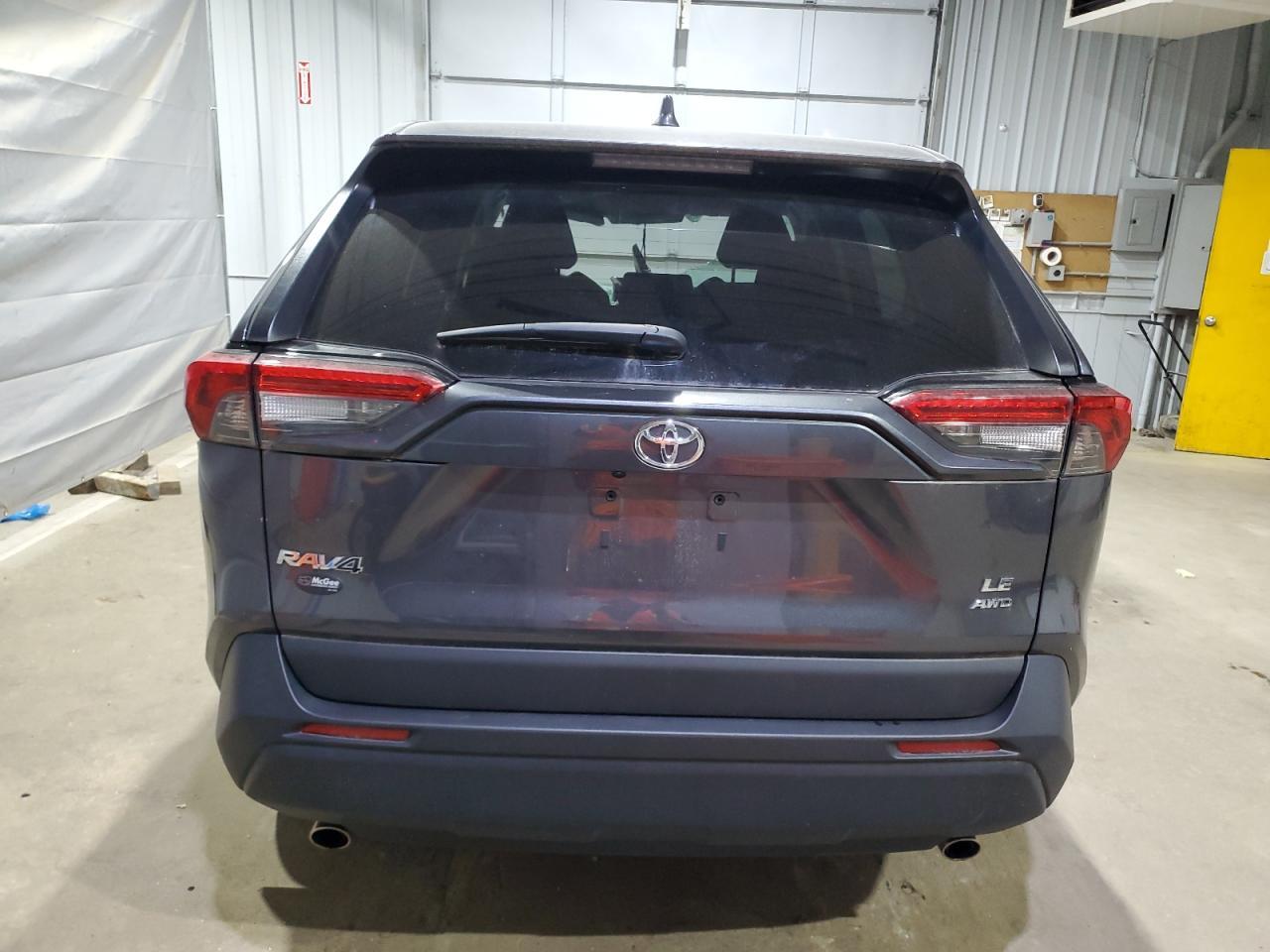 2023 Toyota Rav4 Le - Image 6