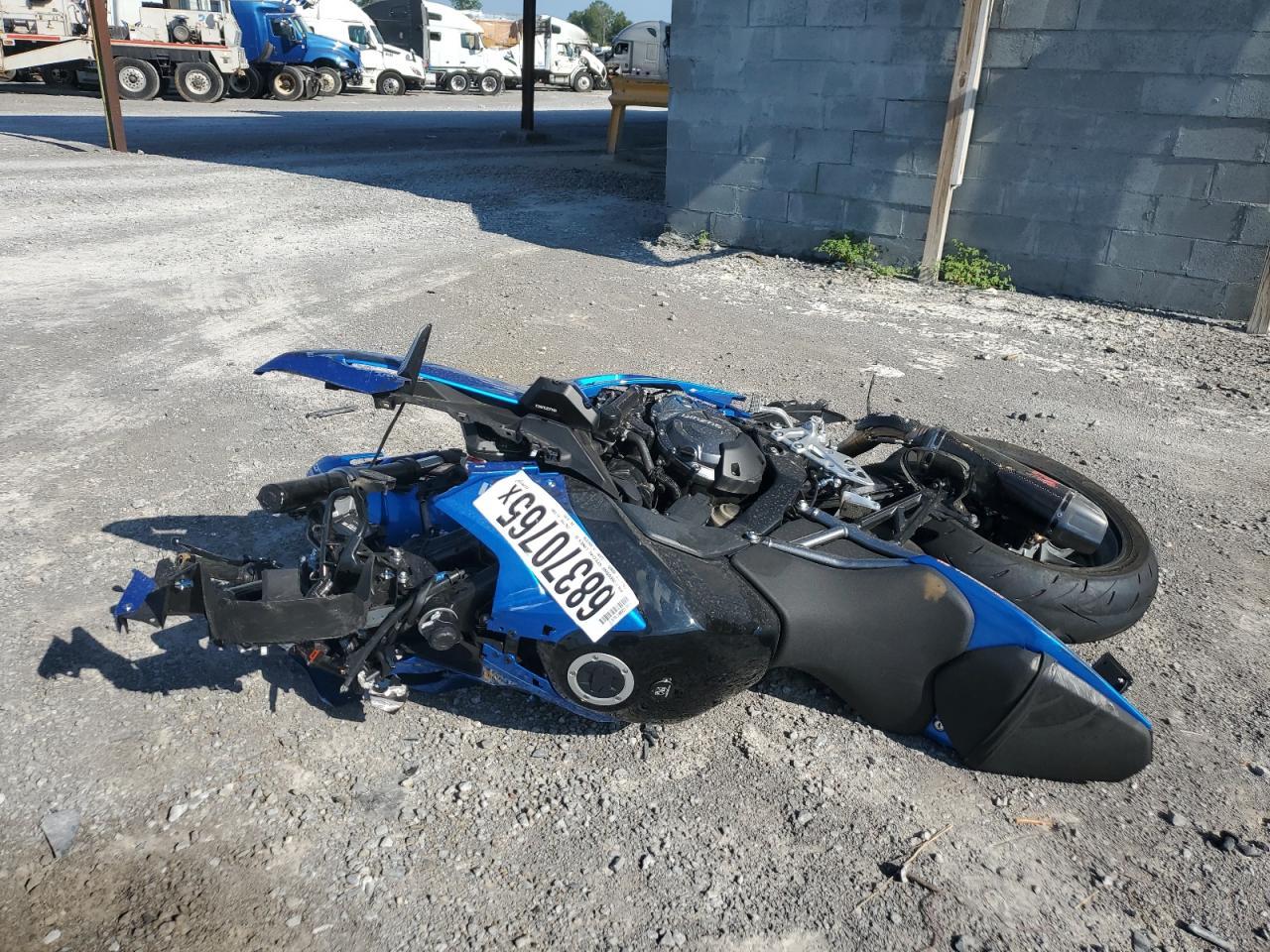 2024 Suzuki Gsx800 F - Фото 3