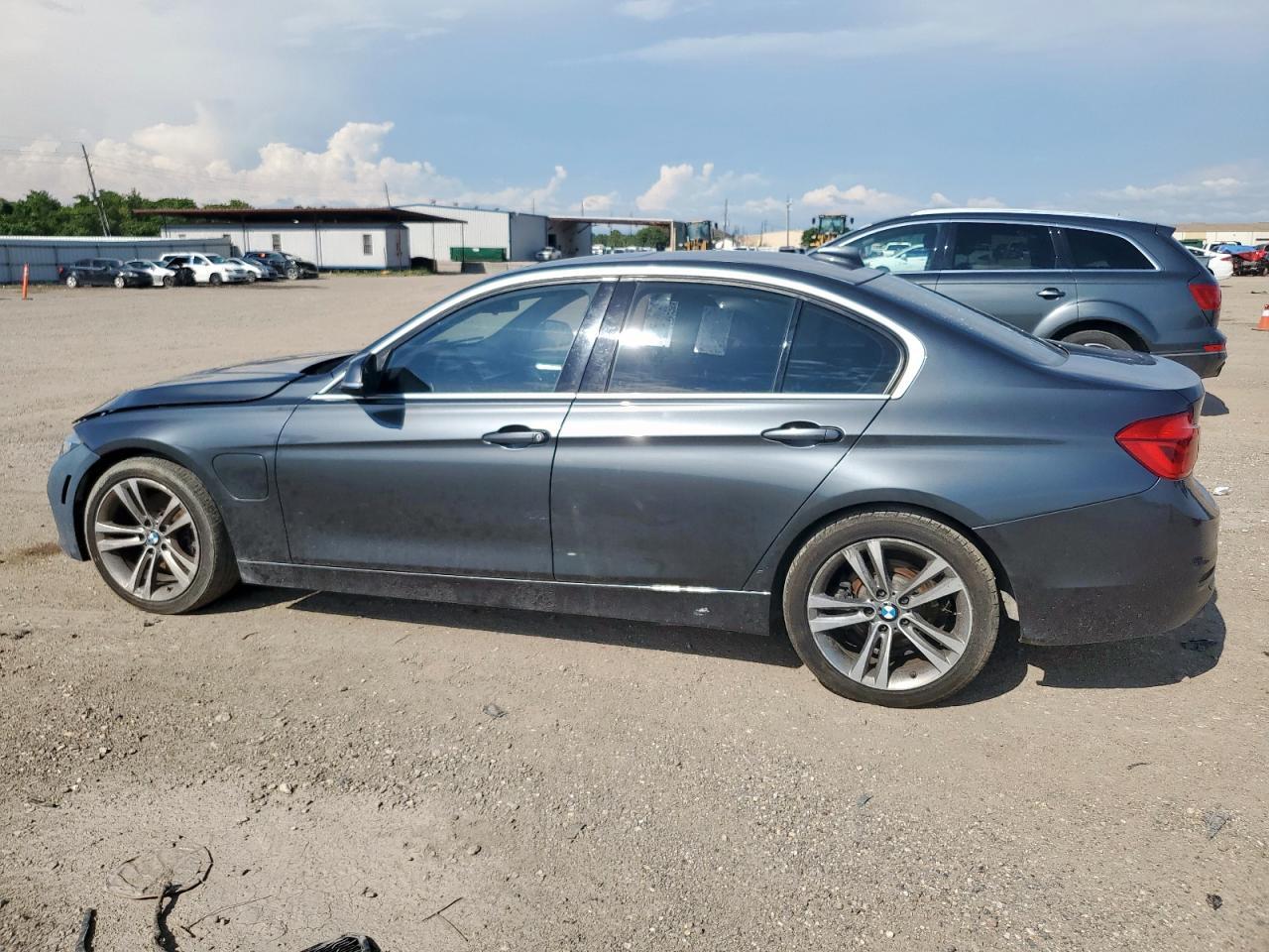 2017 BMW 330E - Image 2