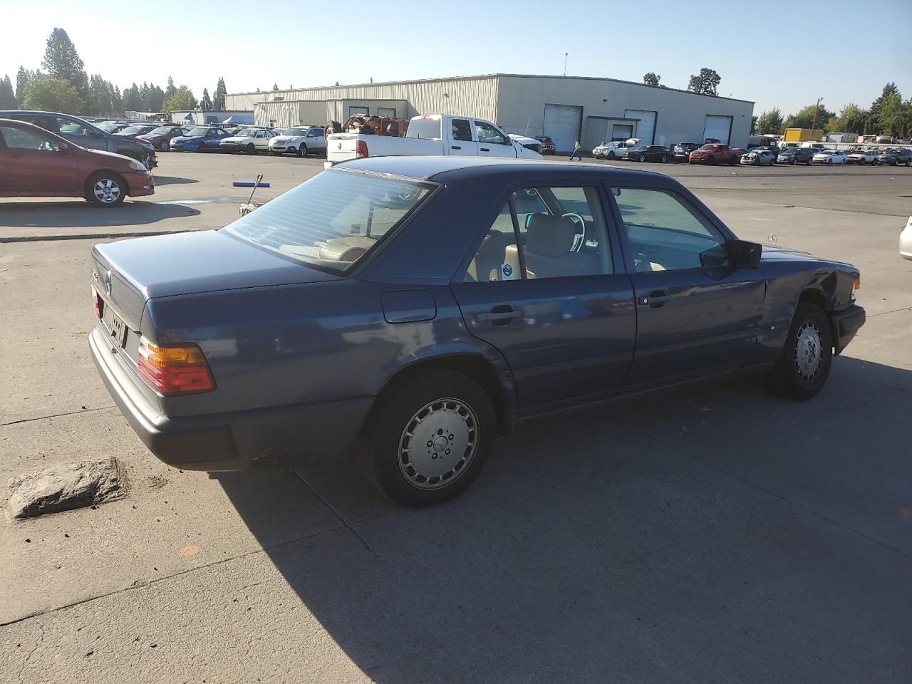 1987 Mercedes-Benz 260 E - Фото 3