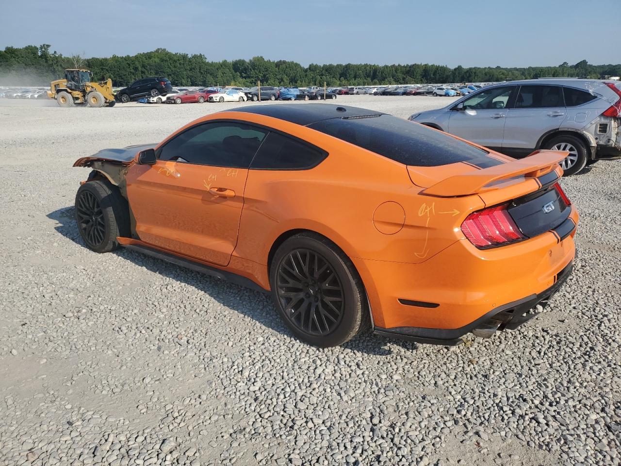 2020 Ford Mustang Gt - Фото 2