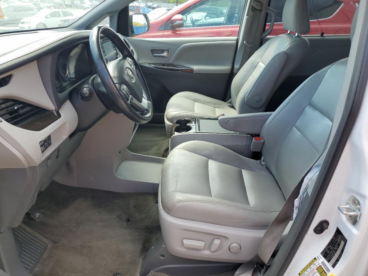 2018 Toyota Sienna Xle 8-Passenger - Фото 7