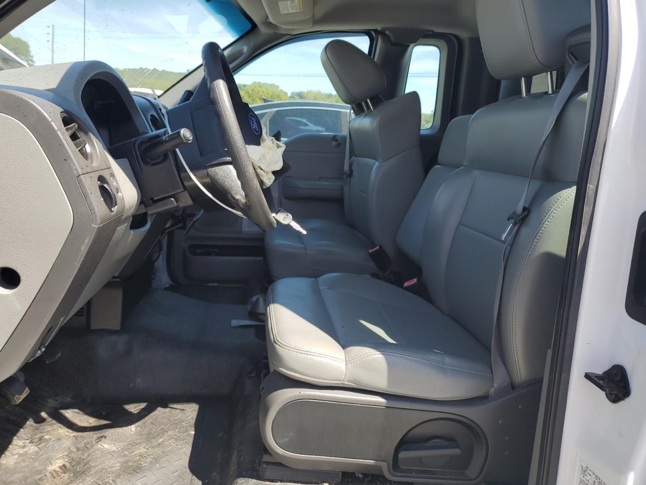 2004 Ford F150 - Image 7