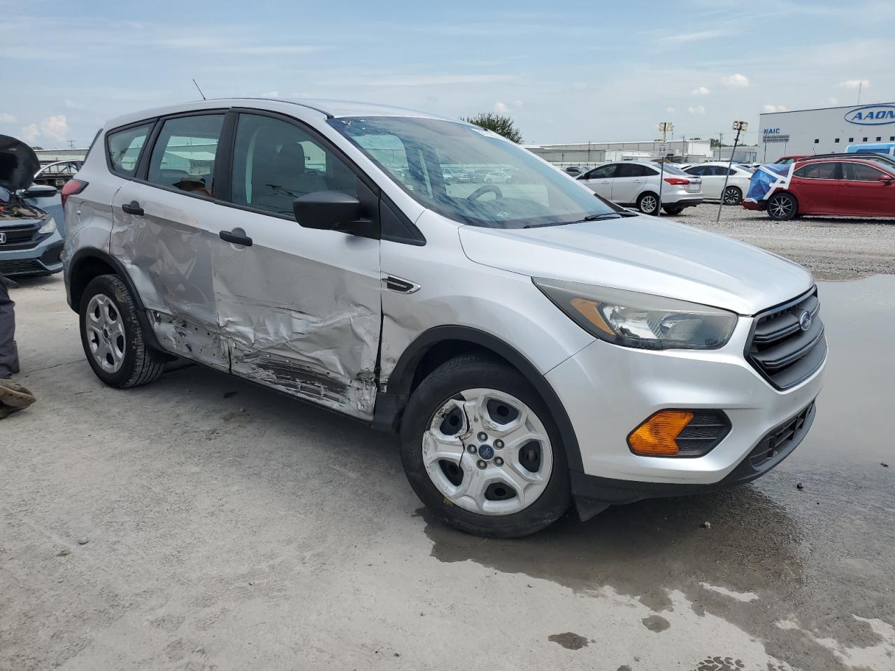 2019 Ford Escape S - Фото 4