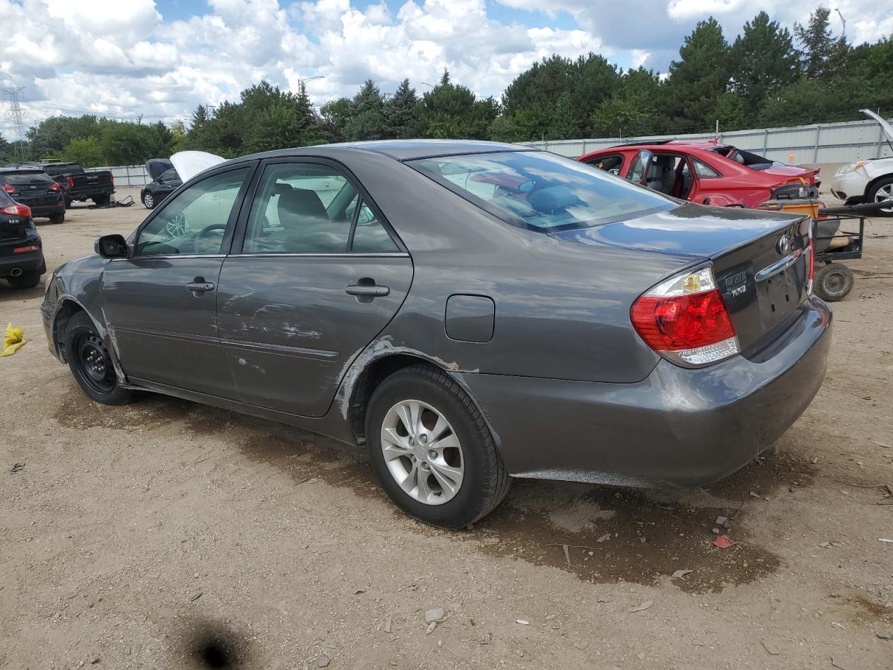 2005 Toyota Camry Le - Image 2