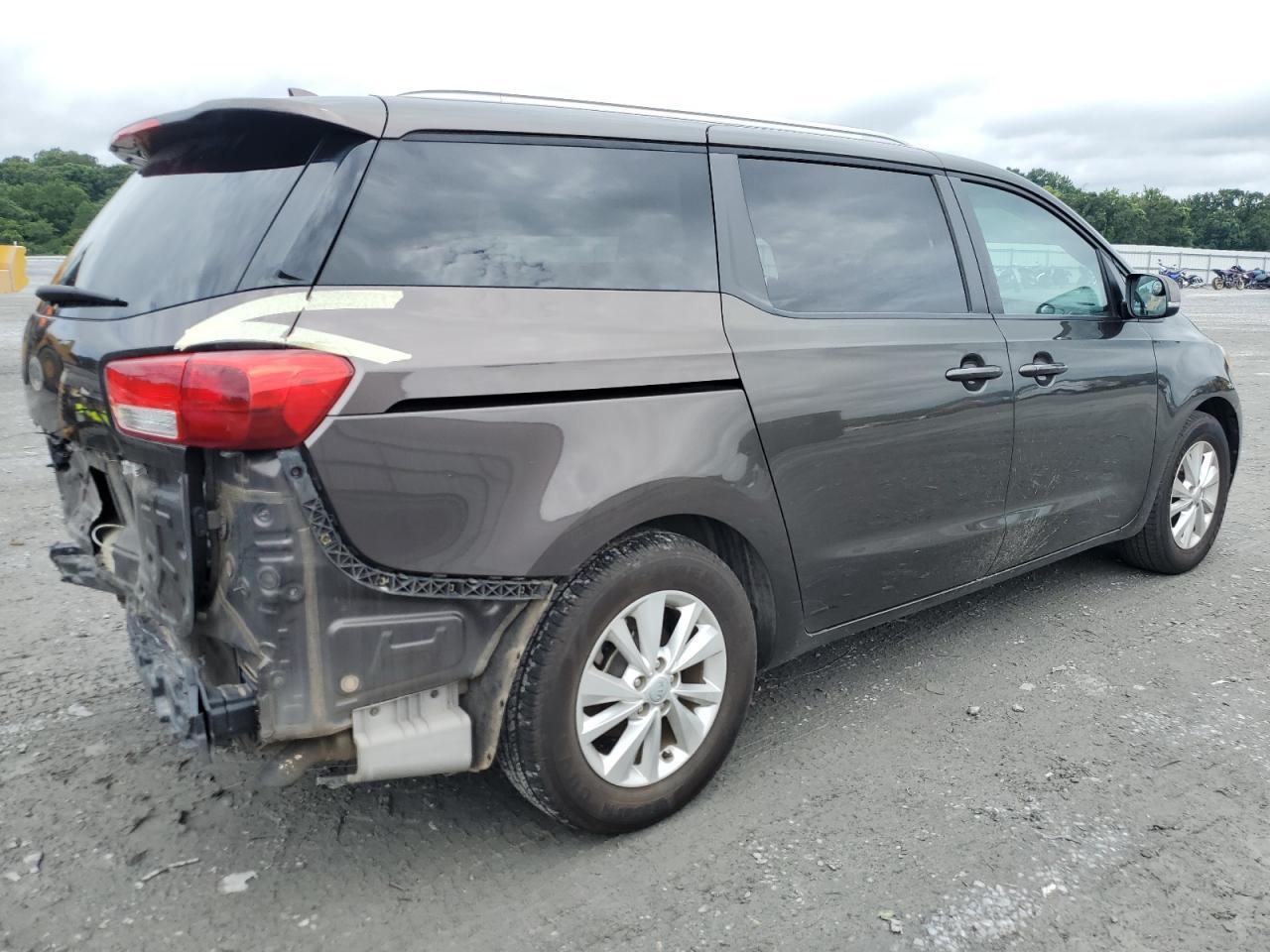 2017 Kia Sedona Lx - Фото 3