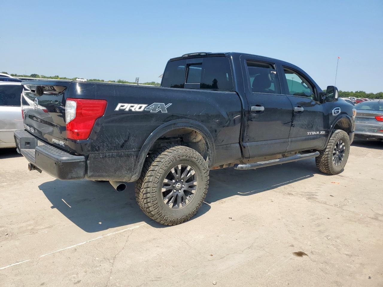 2018 Nissan Titan Xd Sl - Image 3