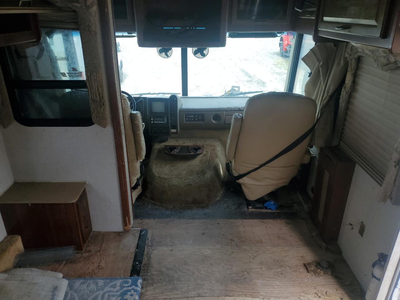 2005 Ford F550 Super Duty Stripped Chassis - Фото 5