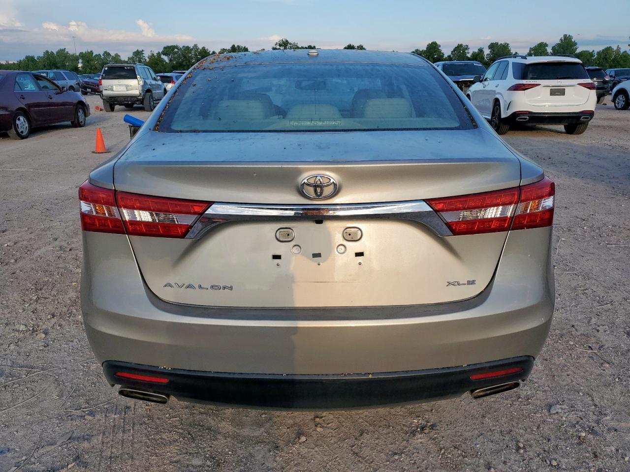 2015 Toyota Avalon Xle - Image 6