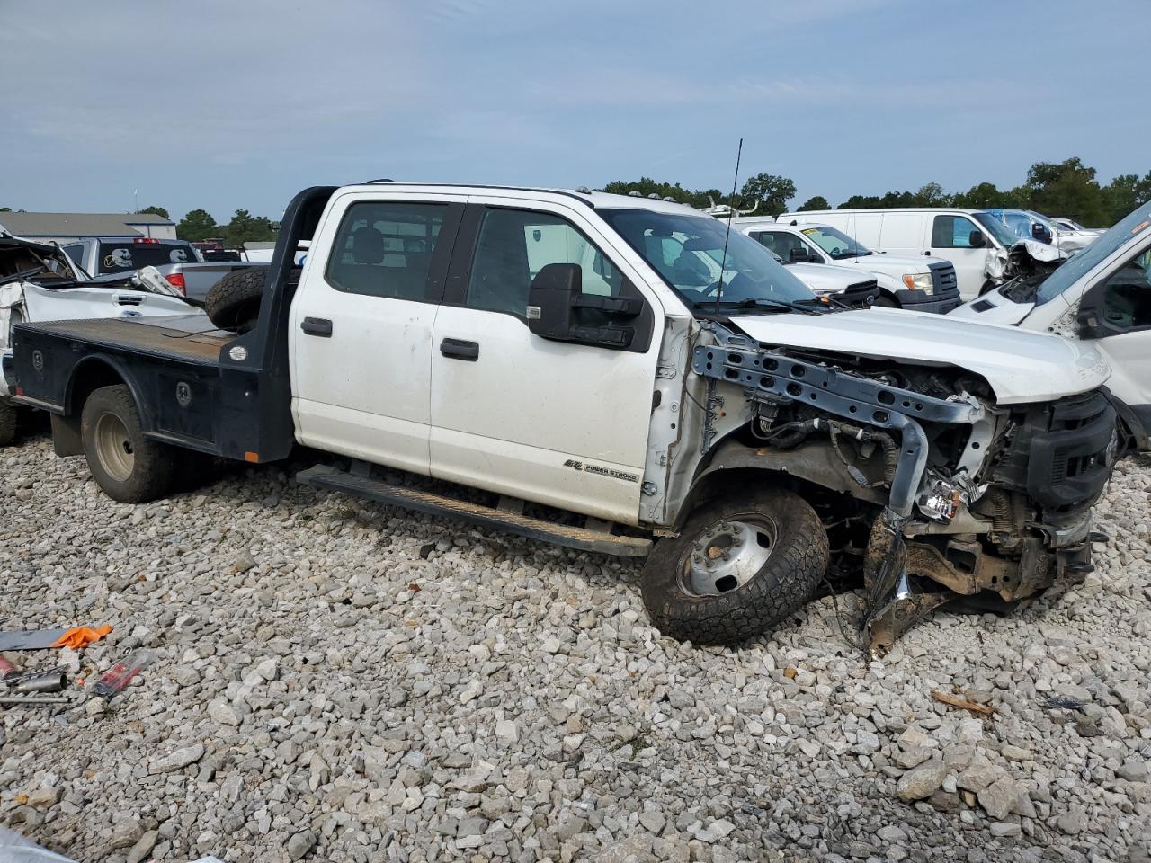 2022 Ford F350 Super Duty - Фото 4