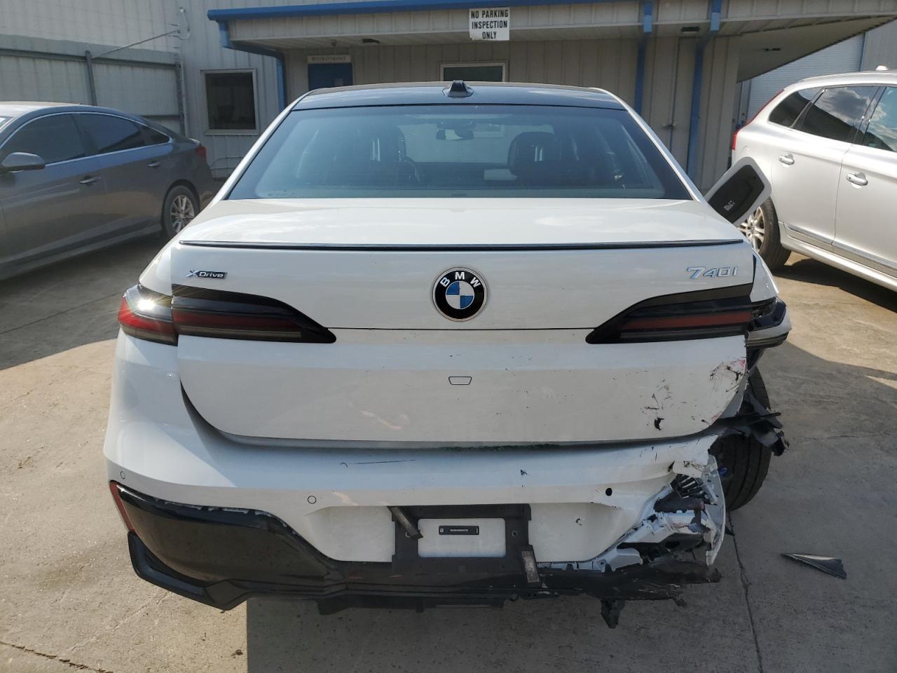 2024 BMW 740 Xi - Image 6