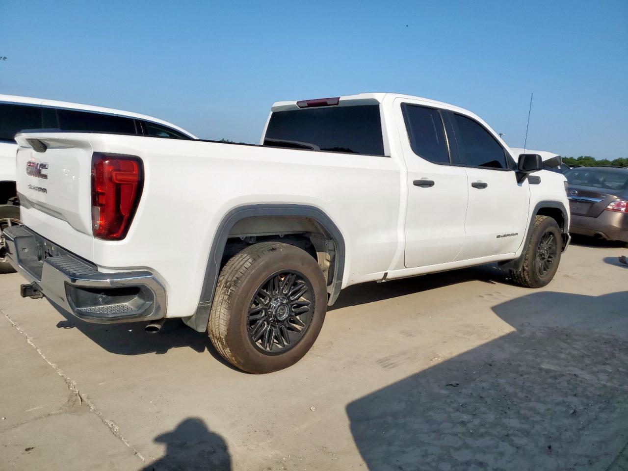 2021 GMC Sierra C1500 - Фото 3