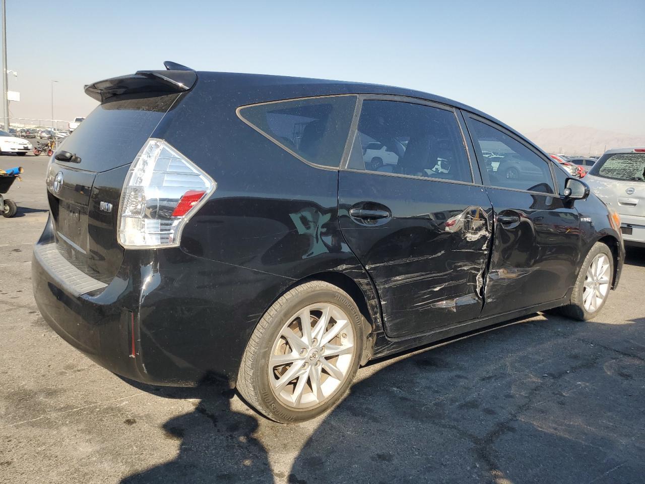 2013 Toyota Prius V - Фото 3