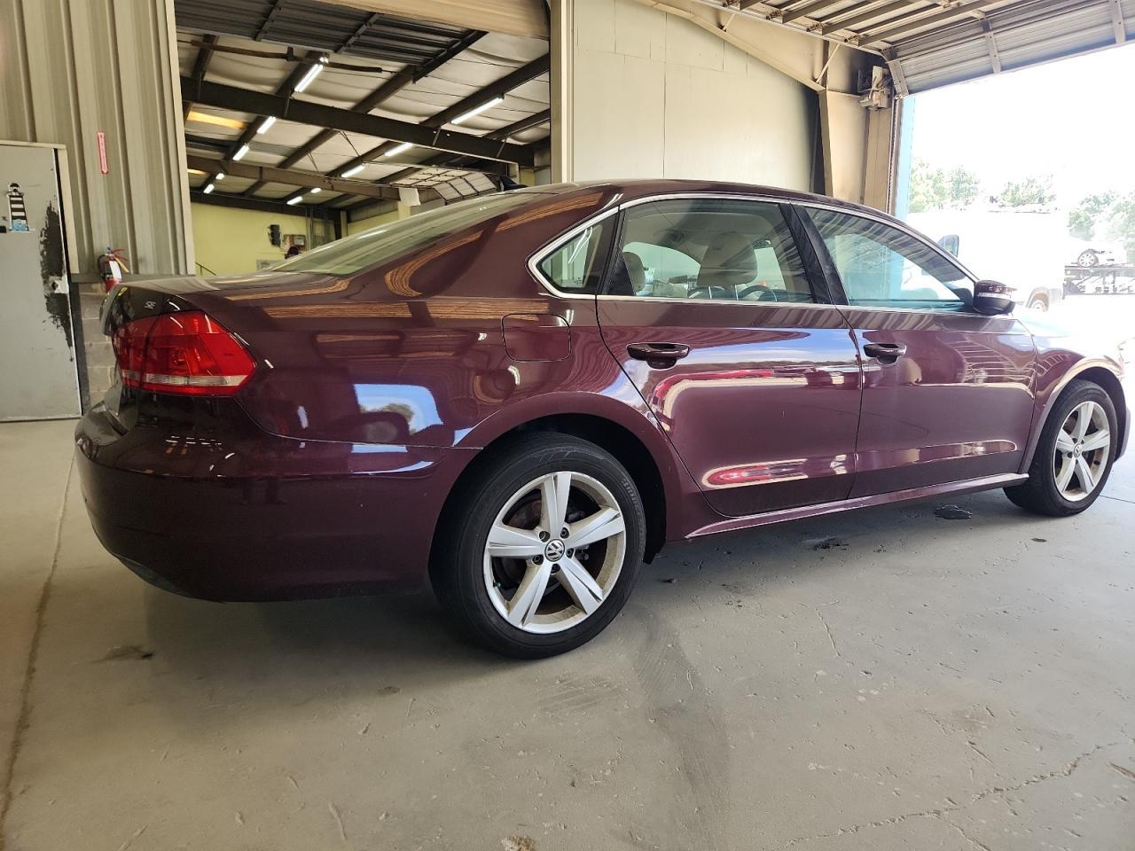 2013 Volkswagen Passat Se - Image 3