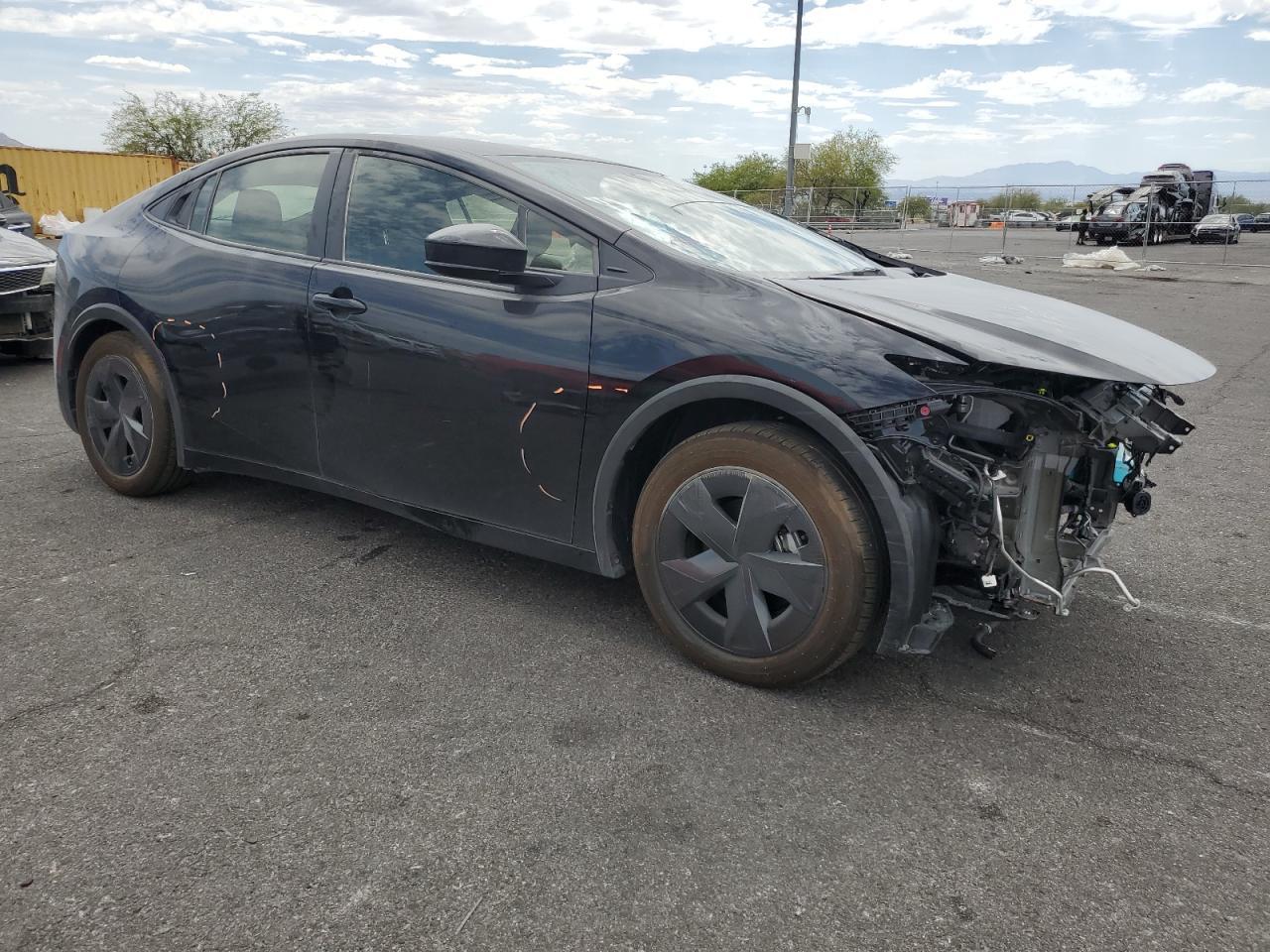 2025 Toyota Prius Le - Image 4