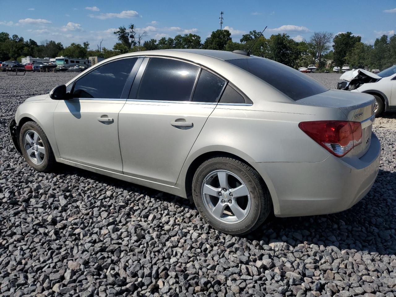 2016 Chevrolet Cruze Limited Lt - Image 2