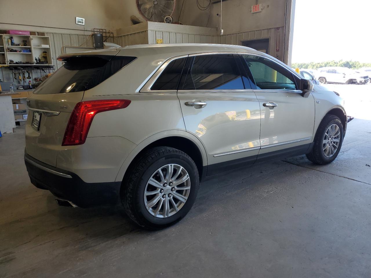 2017 Cadillac Xt5 - Image 3
