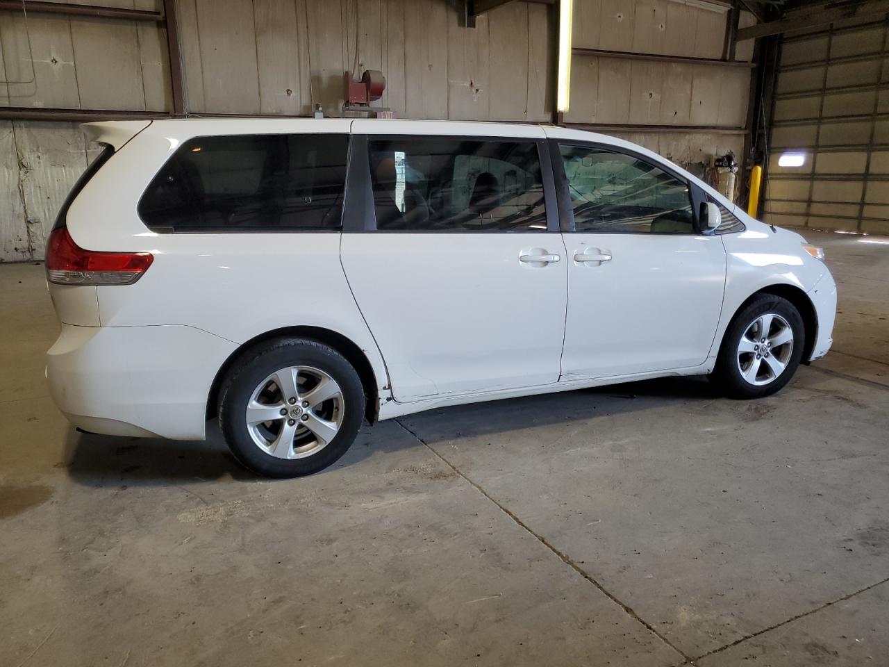 2012 Toyota Sienna Base - Image 3