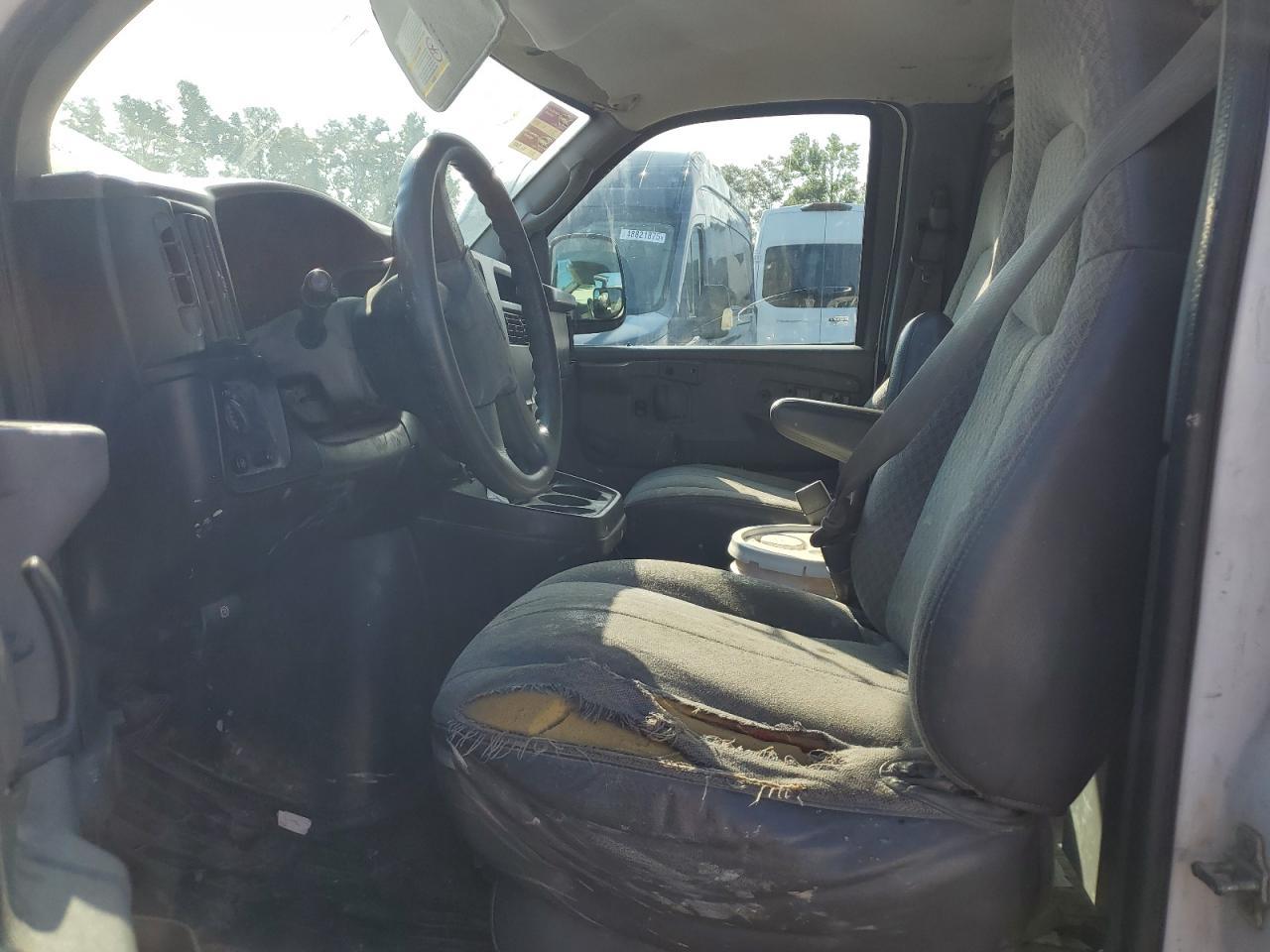 2006 Chevrolet Express G2500 - Image 7