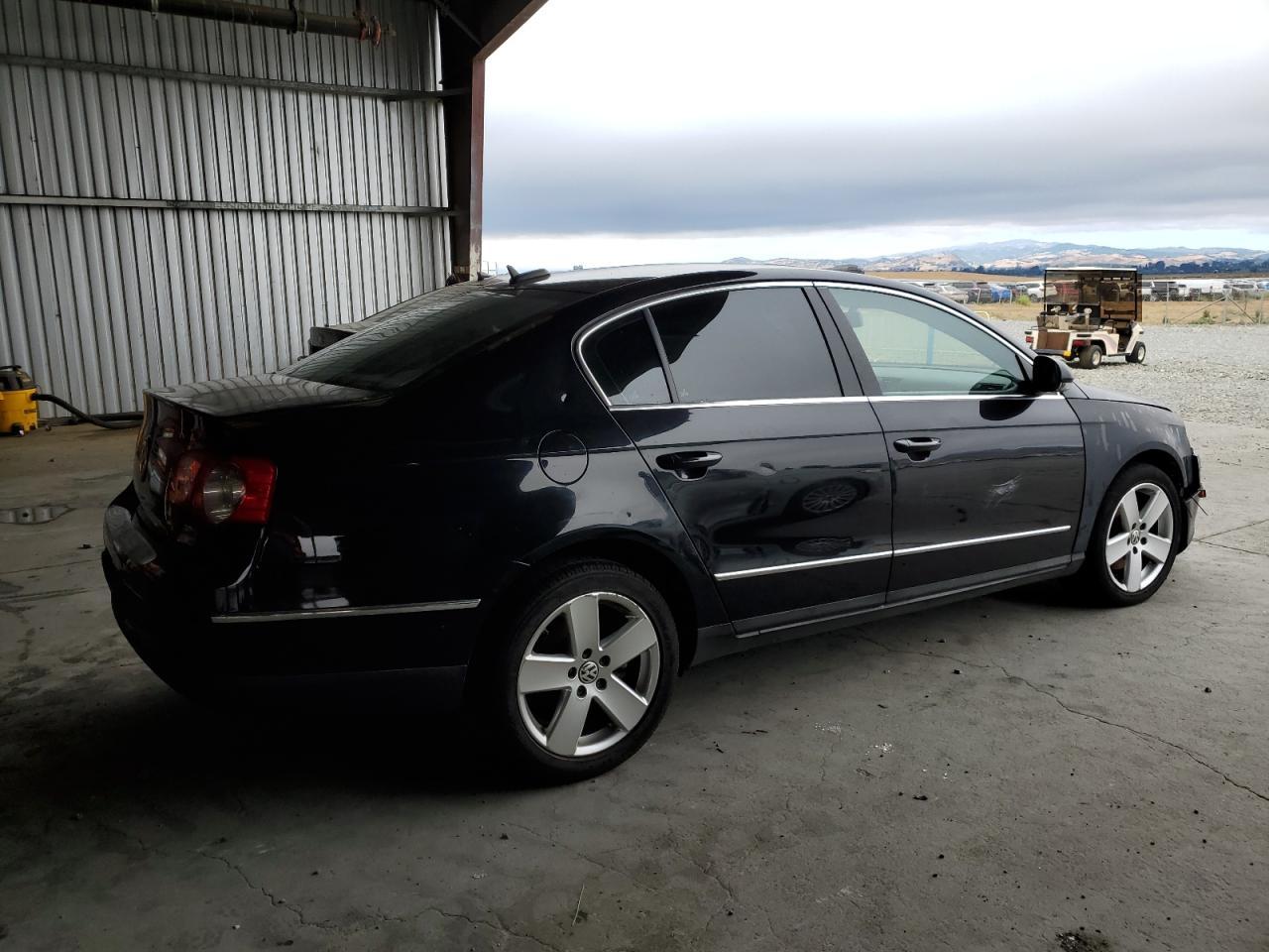 2006 Volkswagen Passat 2.0T - Фото 3