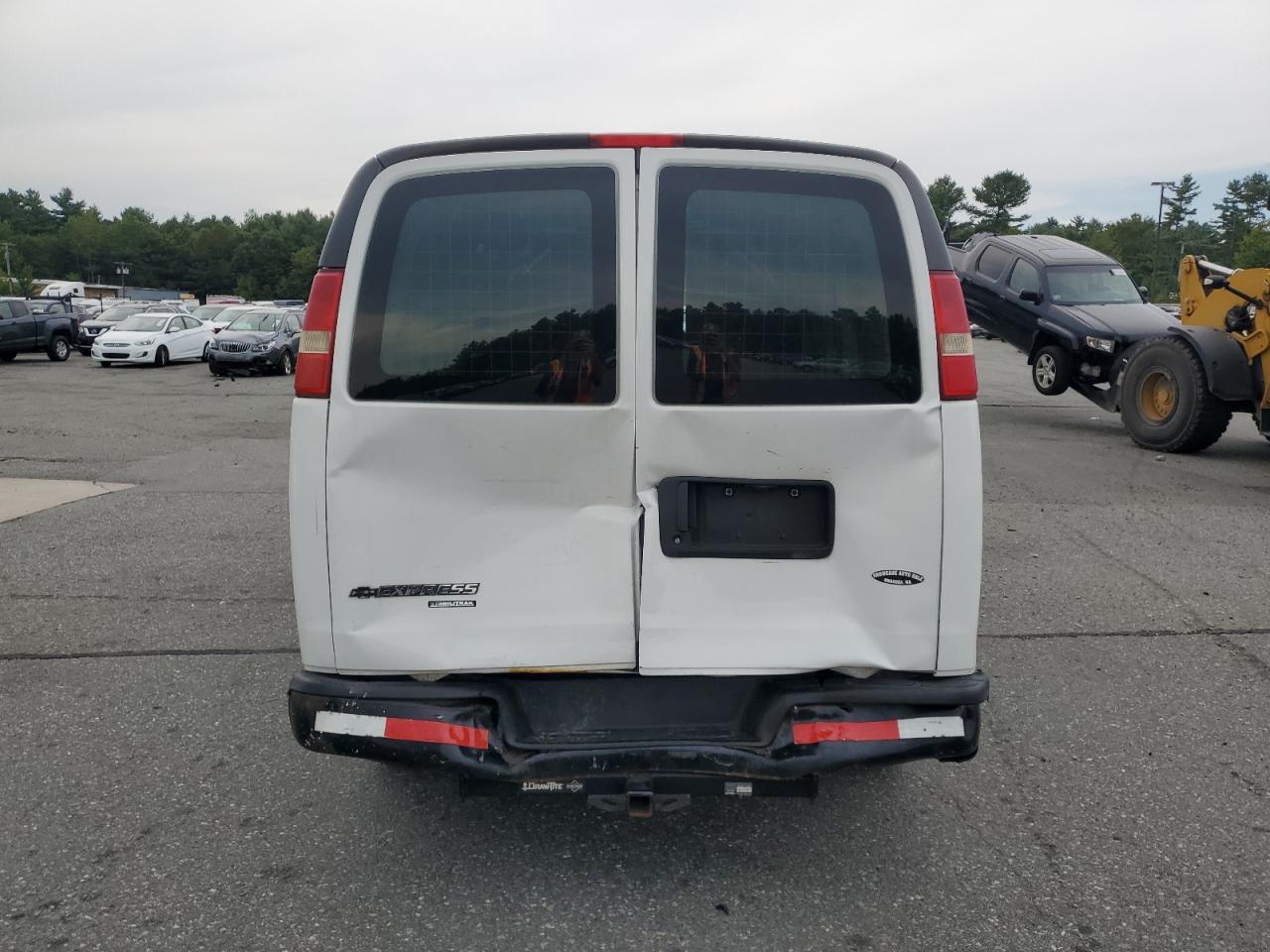 2015 Chevrolet Express G2500 - Фото 6