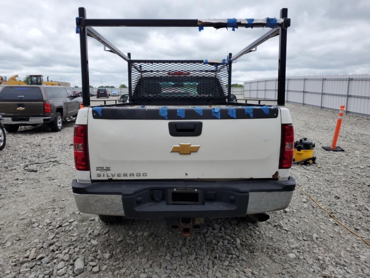 2013 Chevrolet Silverado C2500 Heavy Duty - Image 6