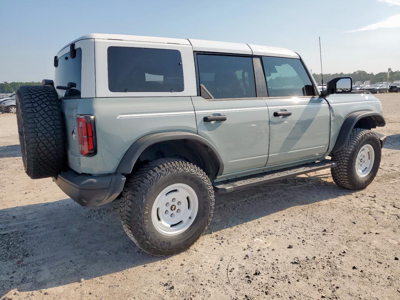 2024 Ford Bronco Heritage - Image 3