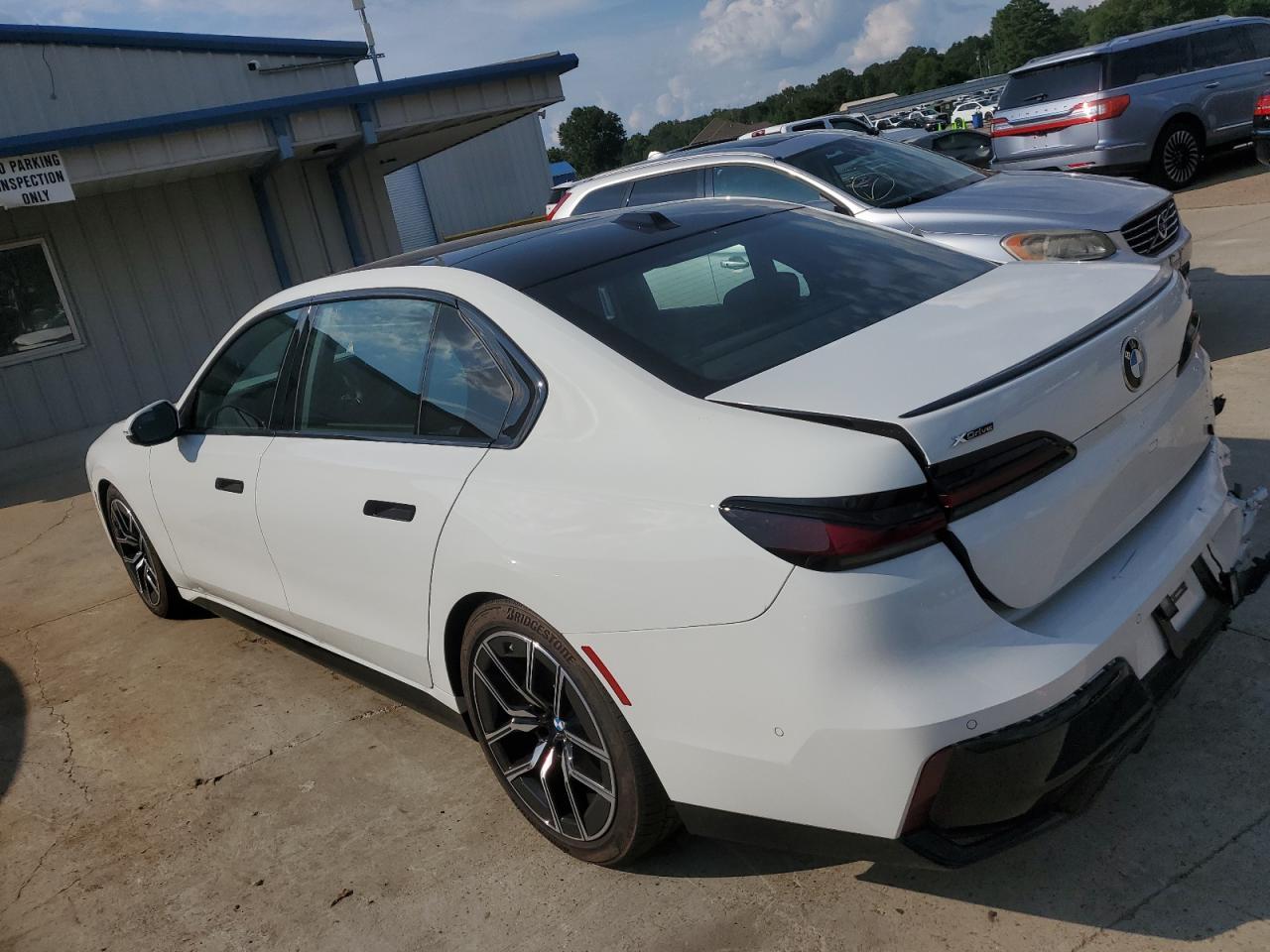 2024 BMW 740 Xi - Image 2