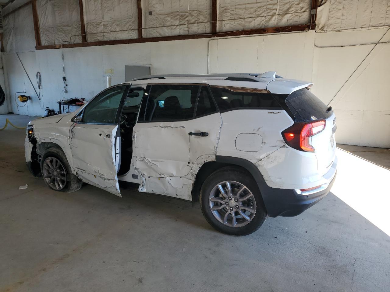 2023 GMC Terrain Slt - Фото 2