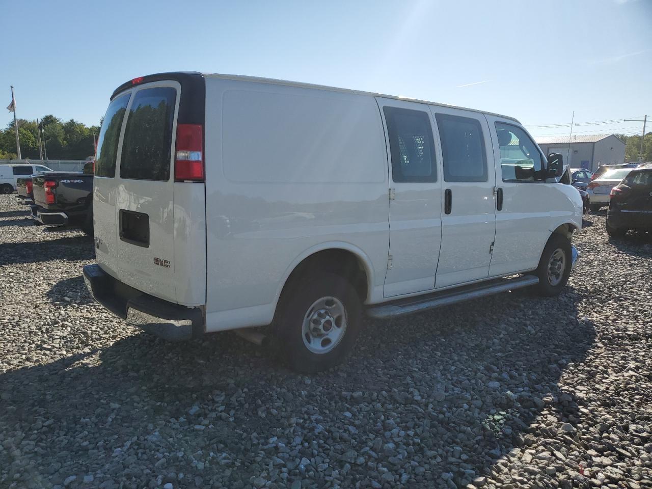 2023 GMC Savana G2500 - Фото 3