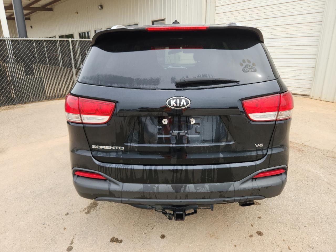 2017 Kia Sorento Lx - Image 6