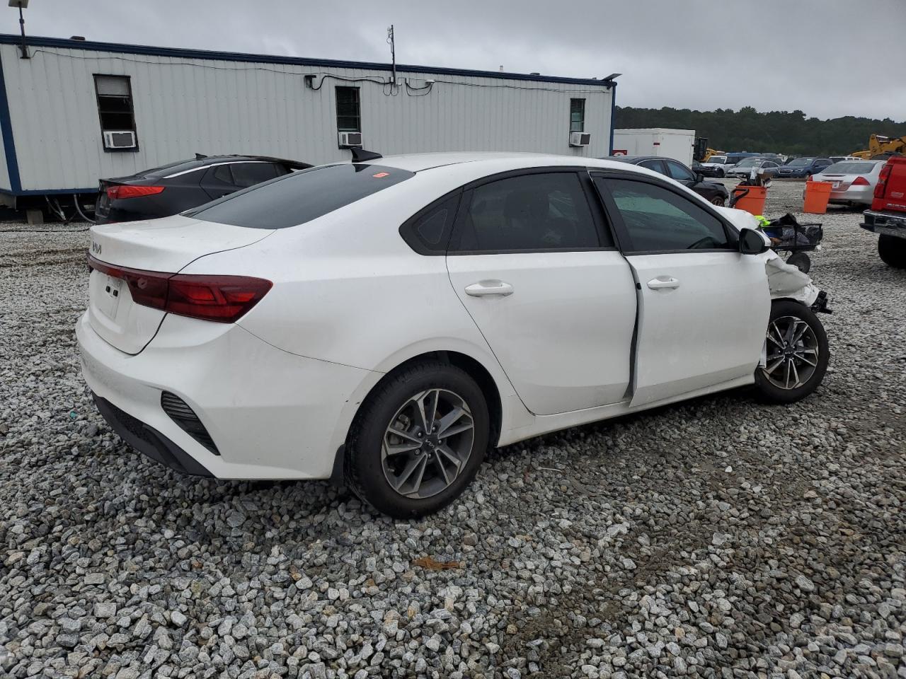 2024 Kia Forte Lx - Фото 3