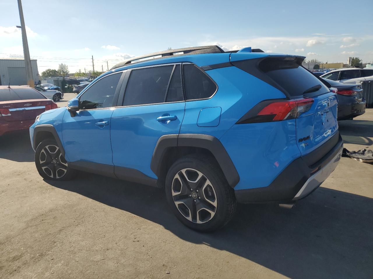 2021 Toyota Rav4 Adventure - Фото 2