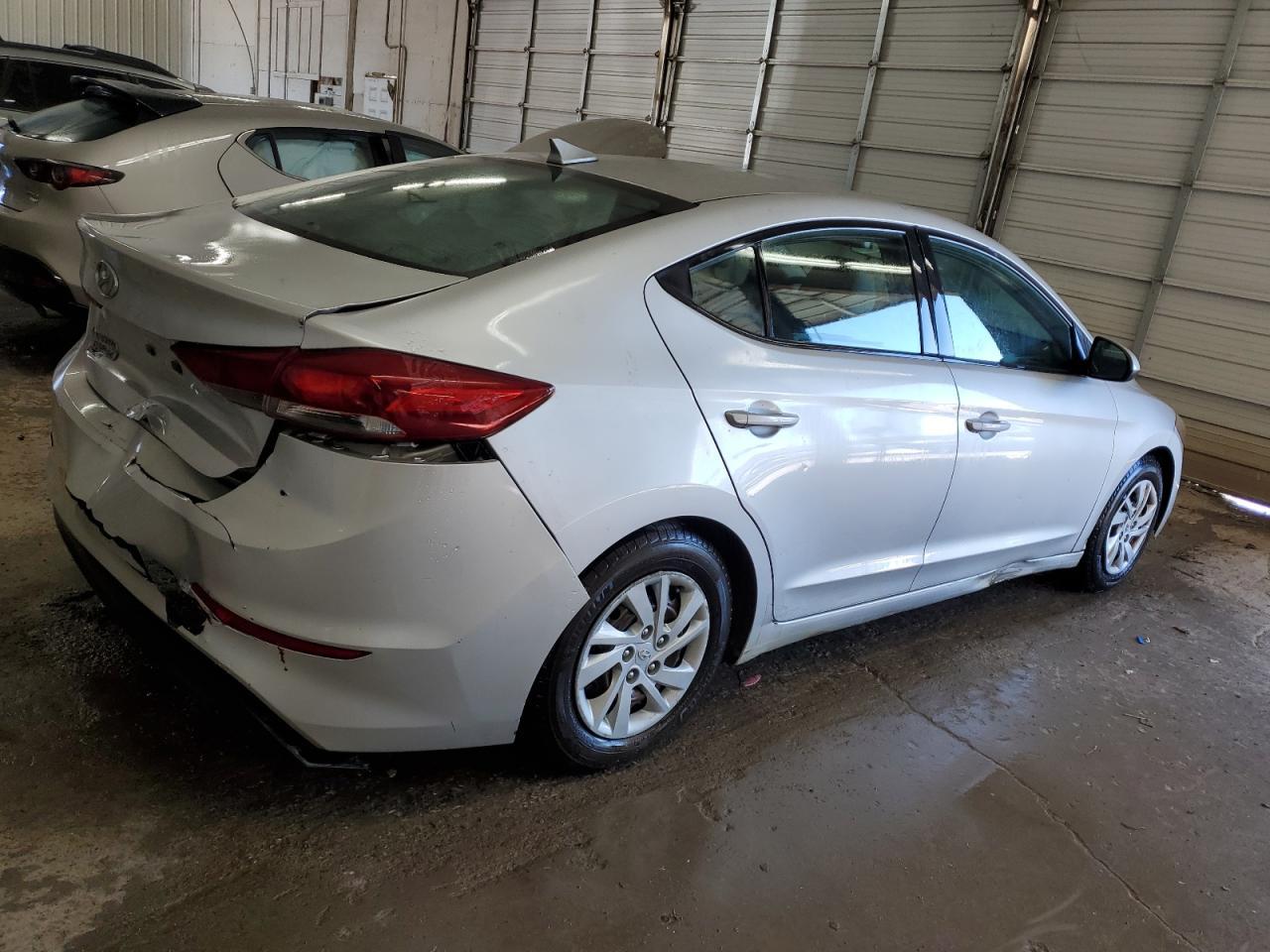 2017 Hyundai Elantra Se - Image 3